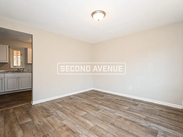 327 Elias Dr — Photo 5