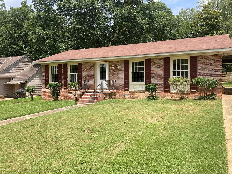 2nd image of 120 Brookhaven Dr