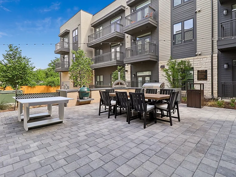 The Brentwood — Photo 23