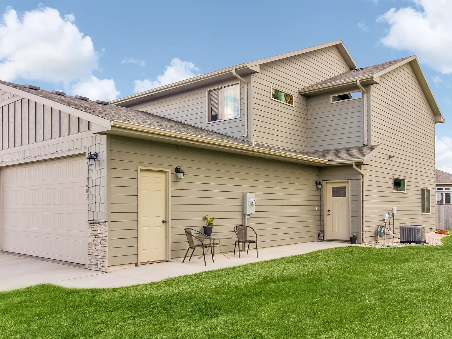 Bison Trail Twin Homes — Photo 4
