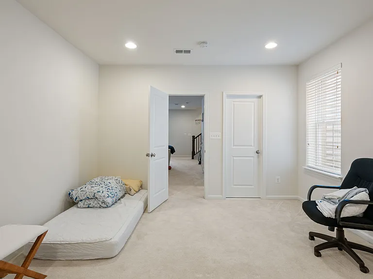 Upper Level Bedroom #4