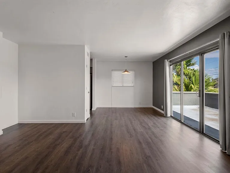 Beverly On 5th — Photo 25