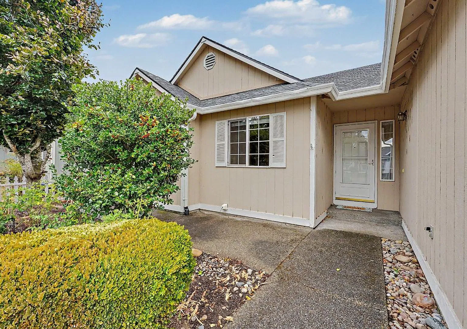 Charming Single-Story Yelm Home with Fully Fenced Backyard, 2-Car Garage & Storage Shed! — Photo 2