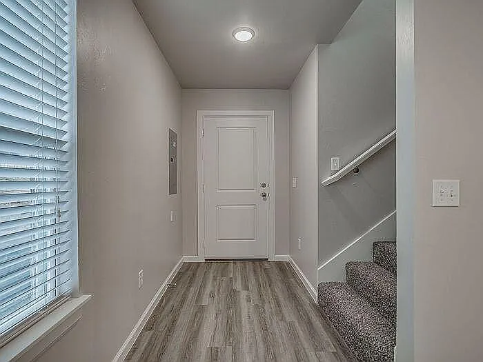 4 bed, 1700 sqft, $1,849 — Photo 3