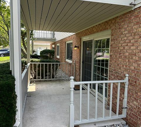 4th image of 2112 Terrace Dr