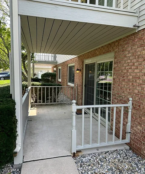 2112 Terrace Dr — Photo 4