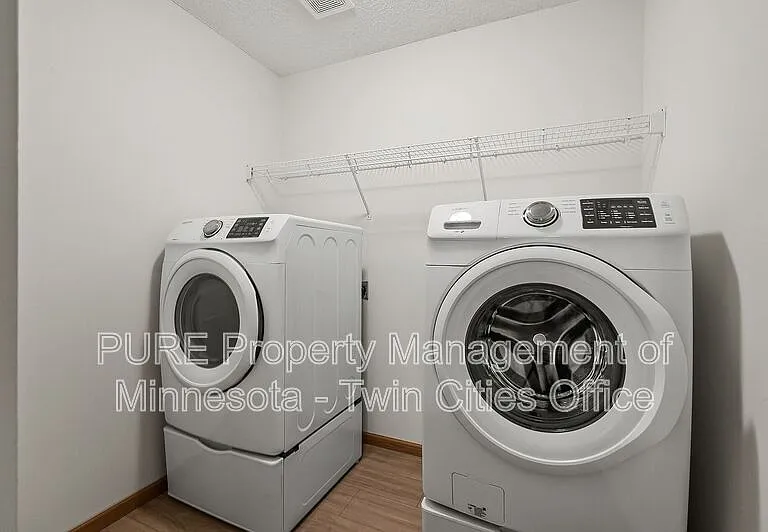 1877 111th Ave NE — Photo 24