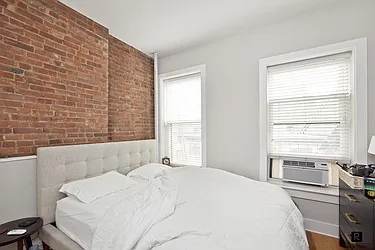 Rented by R New York