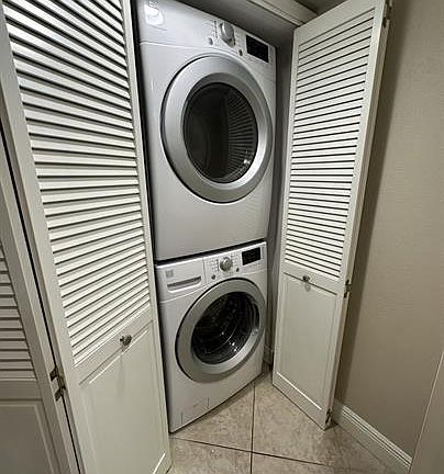 3rd image of 1641 Southwood St #1