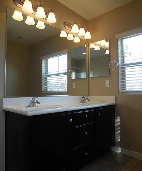 1131 E Cedar St — Photo 13