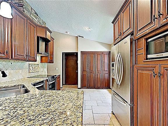 5th image of 2100 Wekiwa Oaks Dr