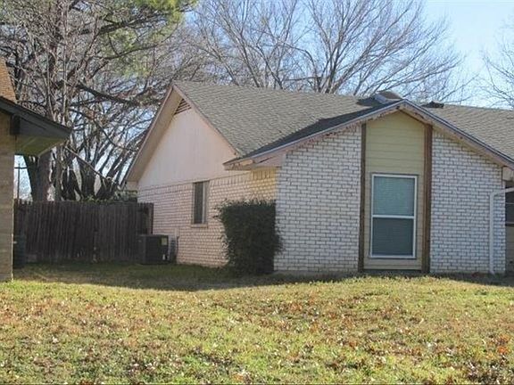 2nd image of 1314 Bergen Ln