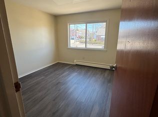 125 Granfield Ave APT 1C, Bridgeport, CT 06610