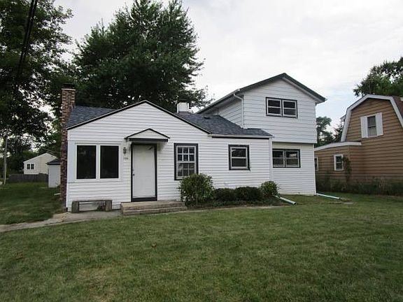 2nd image of 1324 N Lake Shore Dr