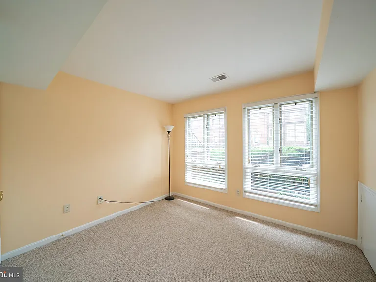 10168 Turnberry Pl — Photo 26