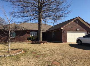 1820 Goldenrod Ln, Midwest City, OK 73130