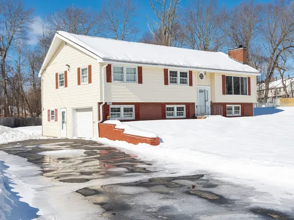 123 Flower Ln, Dracut, MA 01826