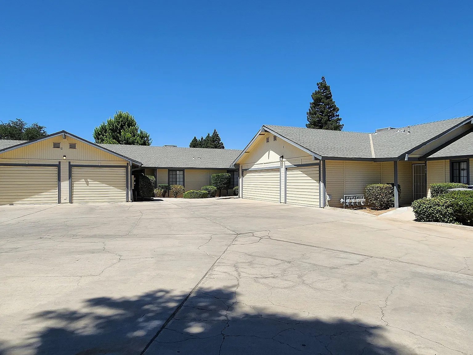 3 bed, 1250 sqft, $1,980 — Photo 3