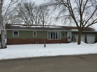 930 Lilac Dr, Sauk Centre, MN 56378