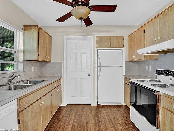 2nd image of 1624 Oak Ave