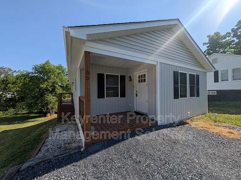 55 Breezewood Dr — Photo 2