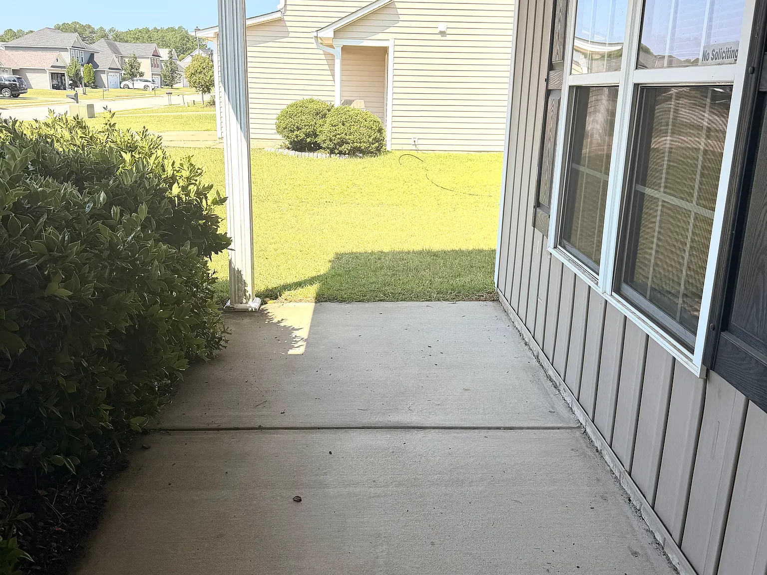 4 bed, 2.5 bath, 1982 sqft, $2,100 — Photo 2
