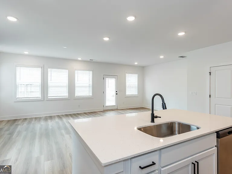 3140 Marabella Cir — Photo 9