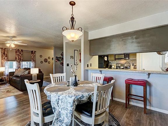 2nd image of 4400 Hemingway Dr APT 206