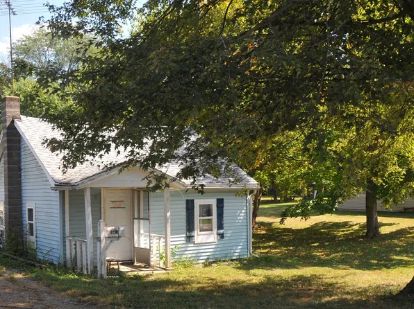 904 N Benjamin St, Rushville, IN 46173