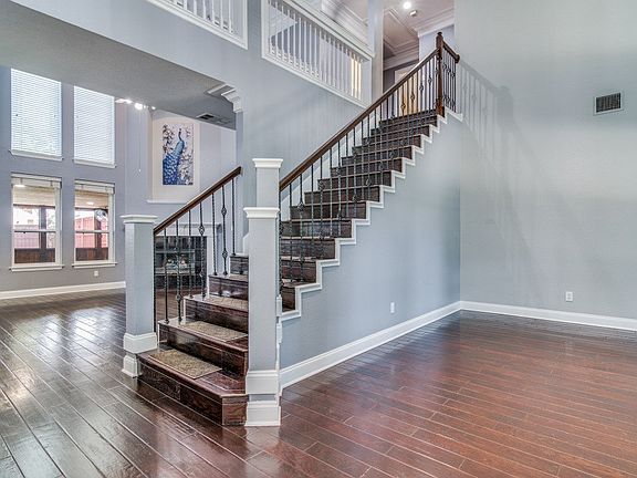 5th image of 3814 Ridgecrest Ave