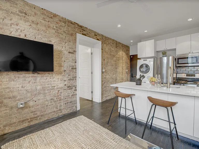 107 Greenpoint Ave #C3 — Photo 6