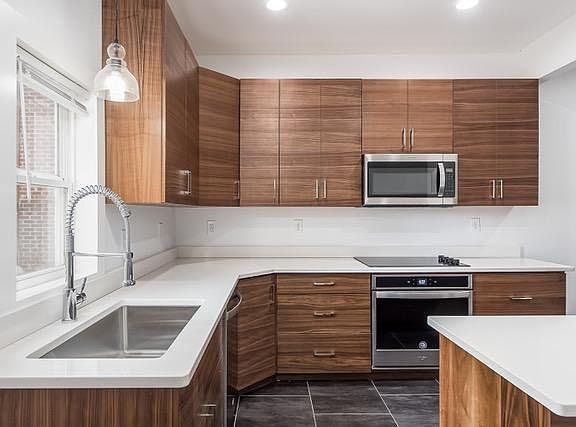 4th image of 1151 E Rich St #1151