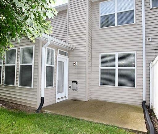 2nd image of 8342 Berrybush Ln