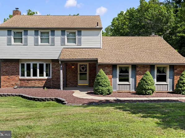 97 Lower Holland Rd, Holland, PA 18966