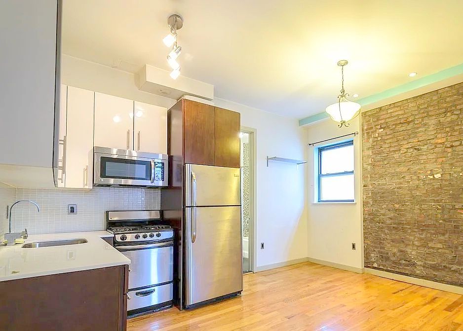 1st image of 179 Putnam Ave APT 3