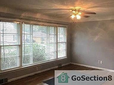 3rd image of 4957 E 93rd St