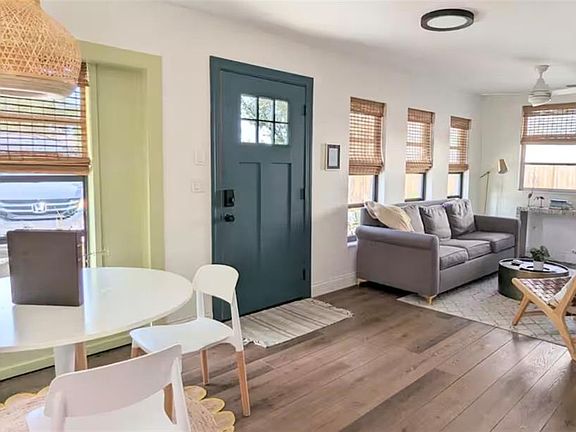 3rd image of 4711 HOLLINGSWORTH AVENUE