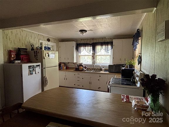 4th image of 4059 10th Avenue Dr SW