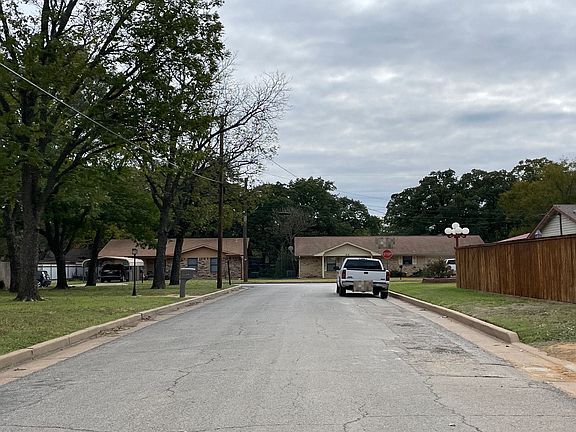5th image of 2200 SE 6th Ave