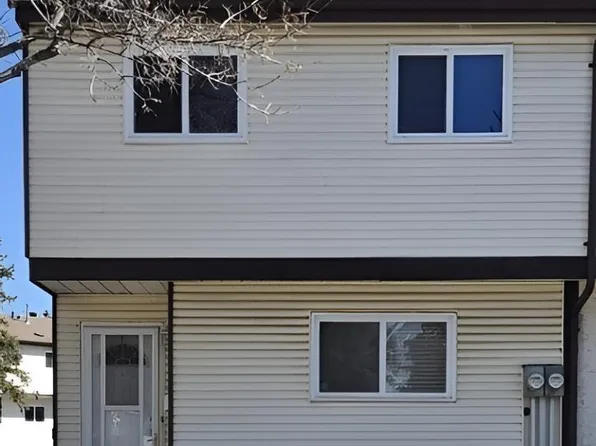 1312 Lakewood Rd W, Edmonton, AB T6K 3Y1