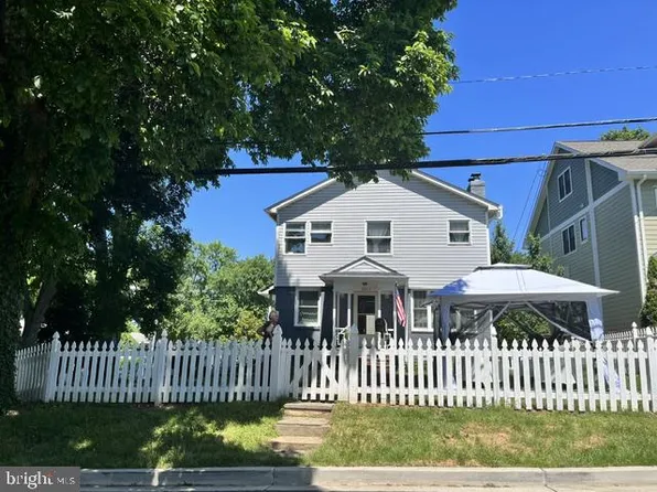 2637 N Greenbrier St, Arlington, VA 22207