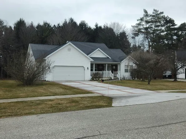 3726 Loton Dr, Fort Gratiot, MI 48059