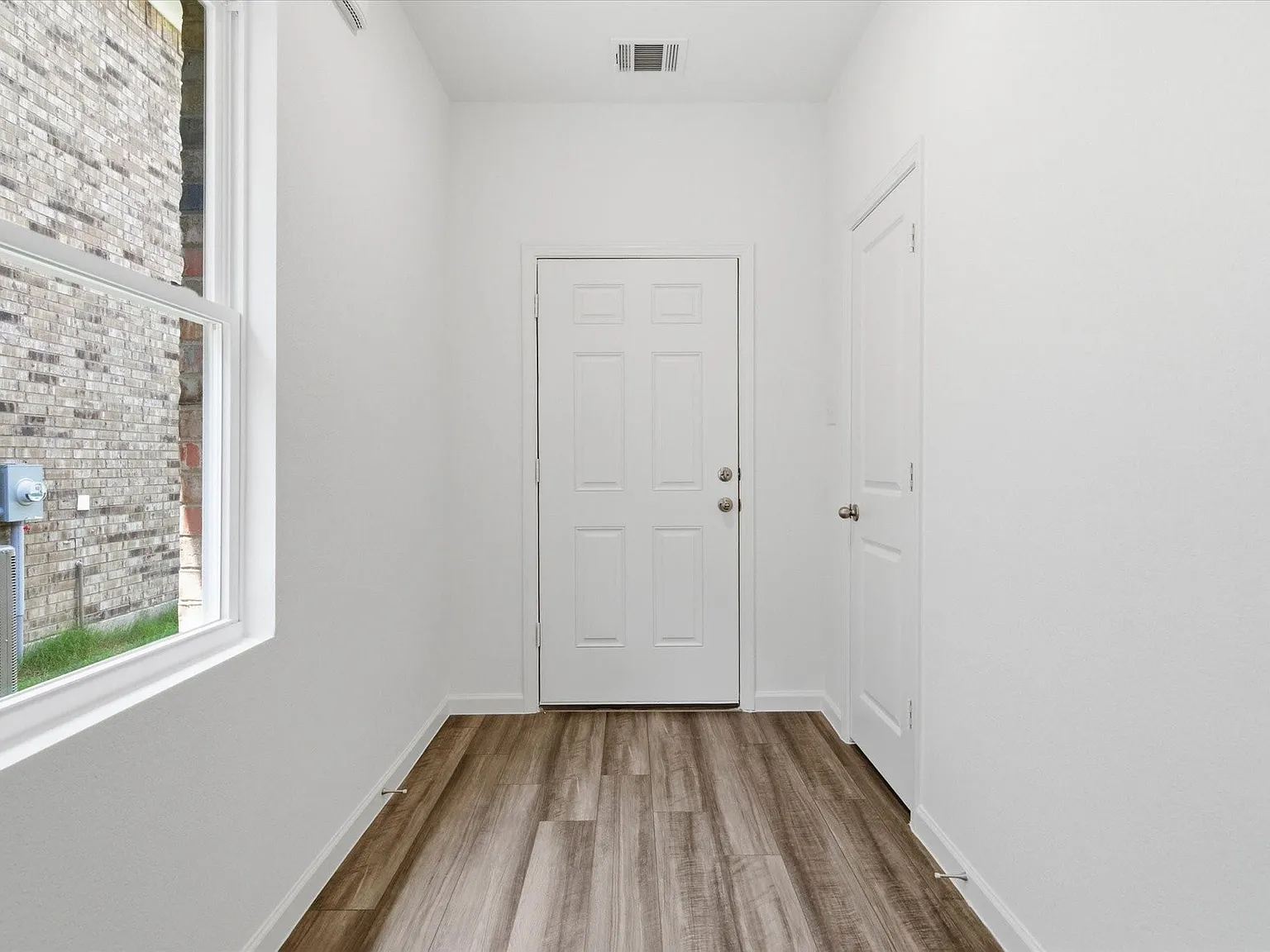 3 bed, 2.0 bath, 1473 sqft, $2,000 — Photo 4