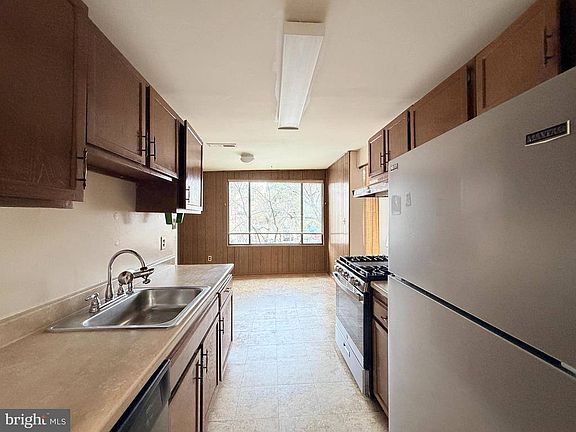 4th image of 8717 Hayshed Ln Unit 34