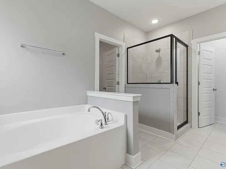 8 Desert Oak Ct — Photo 14