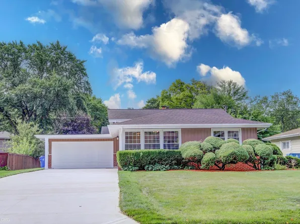 1501 E Barberry Ln, Mount Prospect, IL 60056