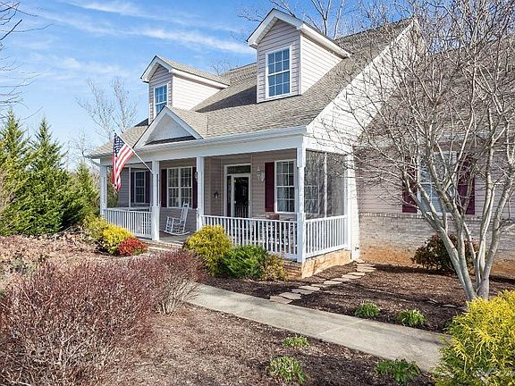 4th image of 28 Fleetwood Dr
