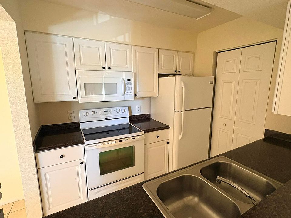 1st image of 2915 Winkler Ave APT 818