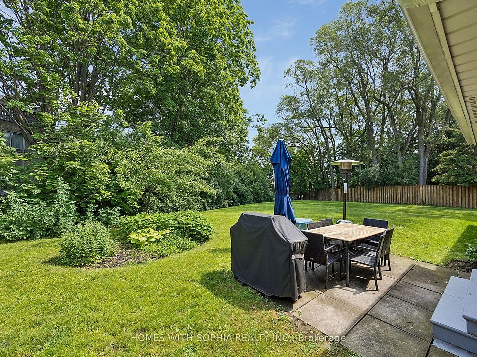 1st image of 34 Rustywood Dr