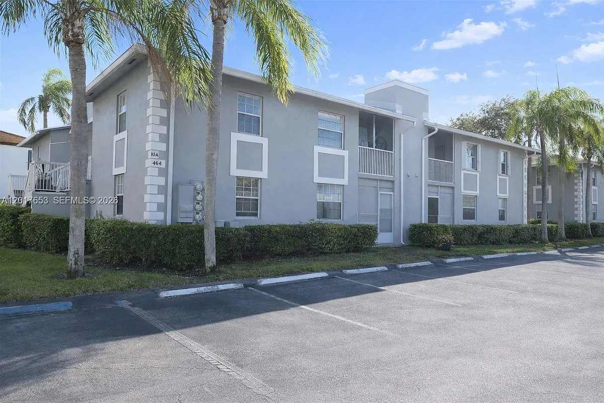 Building Photo - 464 NE 210th Circle Ter #204